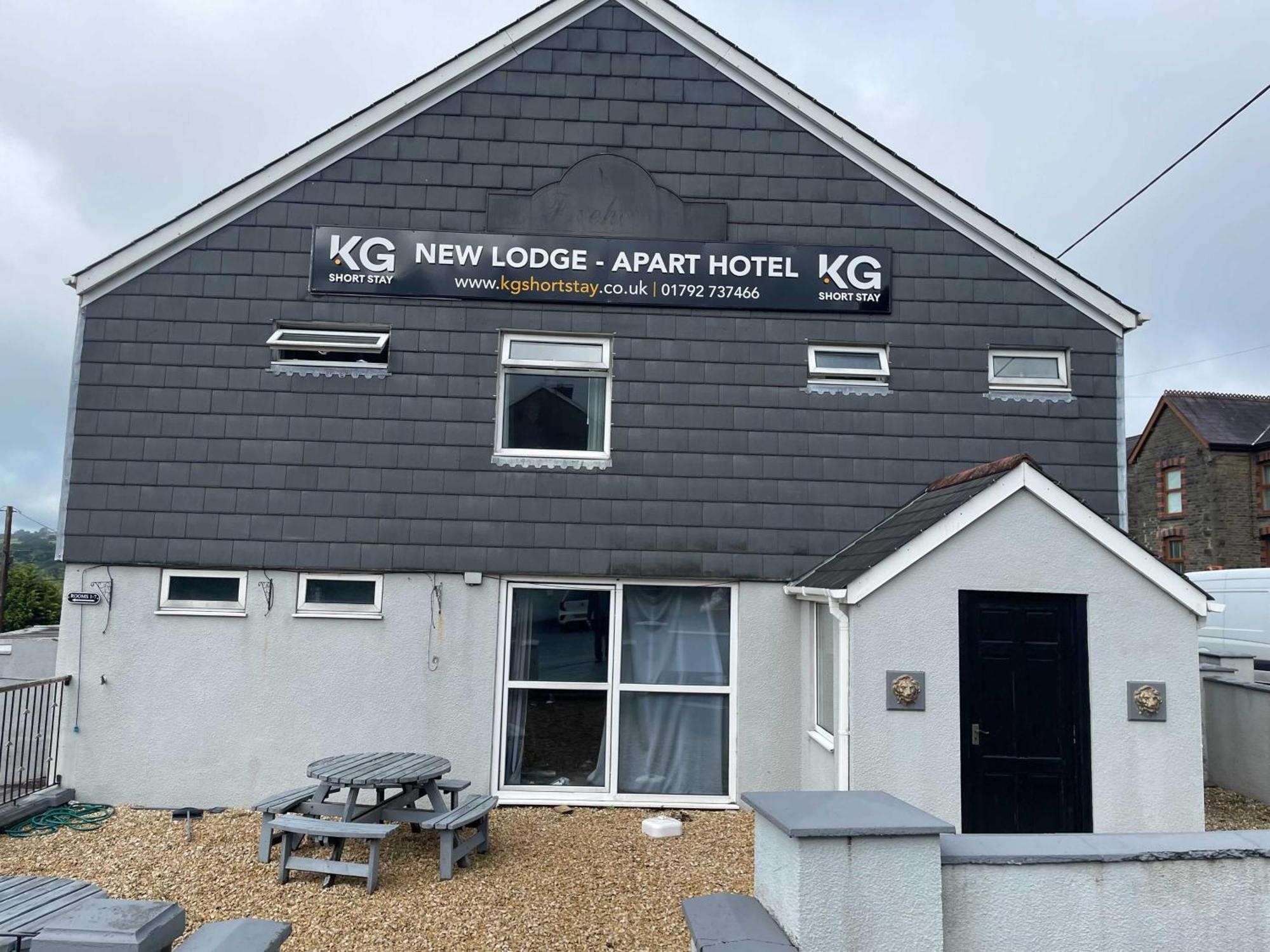 Pontardawe The New Lodge מראה חיצוני תמונה